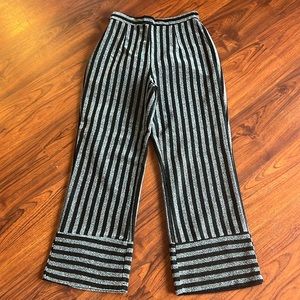 Wide leg pant never worn. Size XL fits like a Med